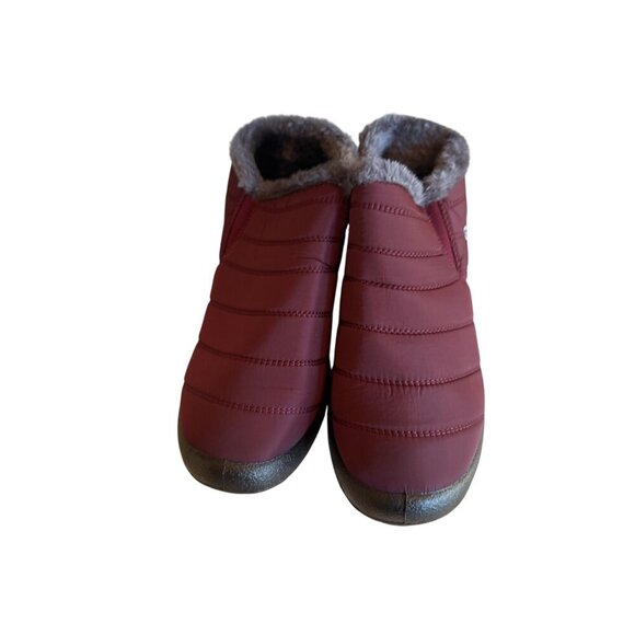 GO Cozy Maroon Quilted Slip-On Winter Booties With Faux Fur Lining Rubber Sole - Picture 3 of 6